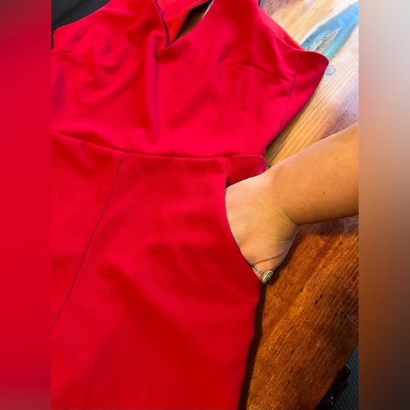 Red Open Back Criss-Cross Strap Romper - Picture 3 of 4